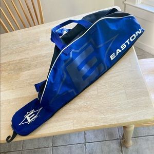 Easton youth baseball bag, excellent condition.